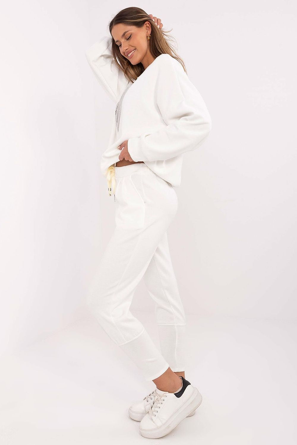  Pantaloni de trening model 207717 Italy Moda 