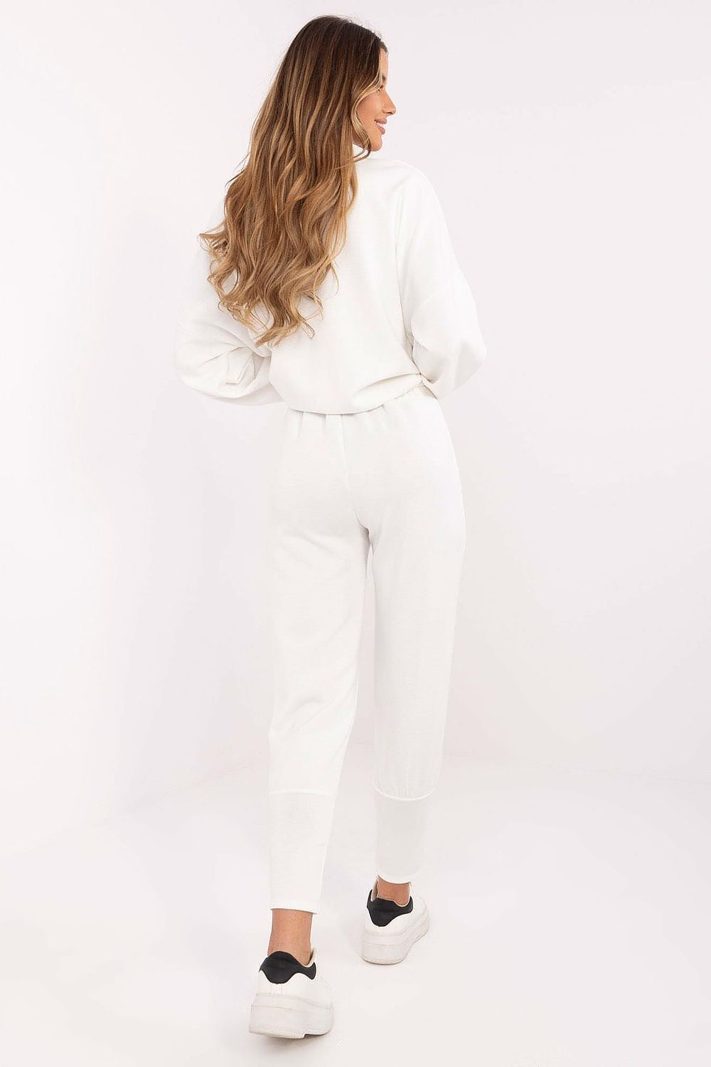  Pantaloni de trening model 207717 Italy Moda 