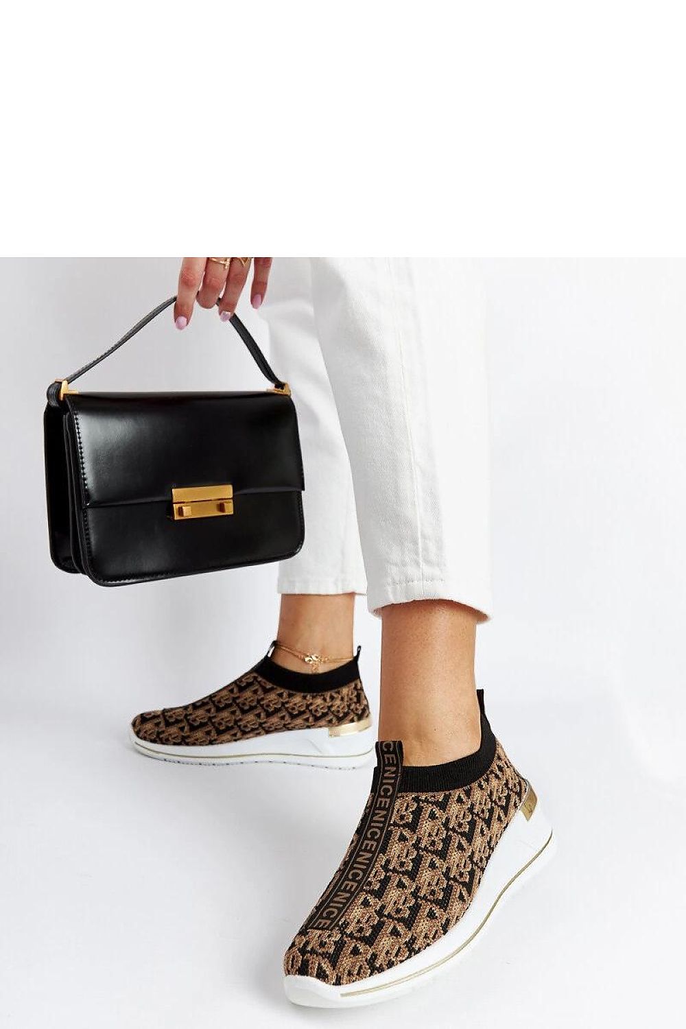  Adidași cu toc de tip platformă model 207749 Solea 