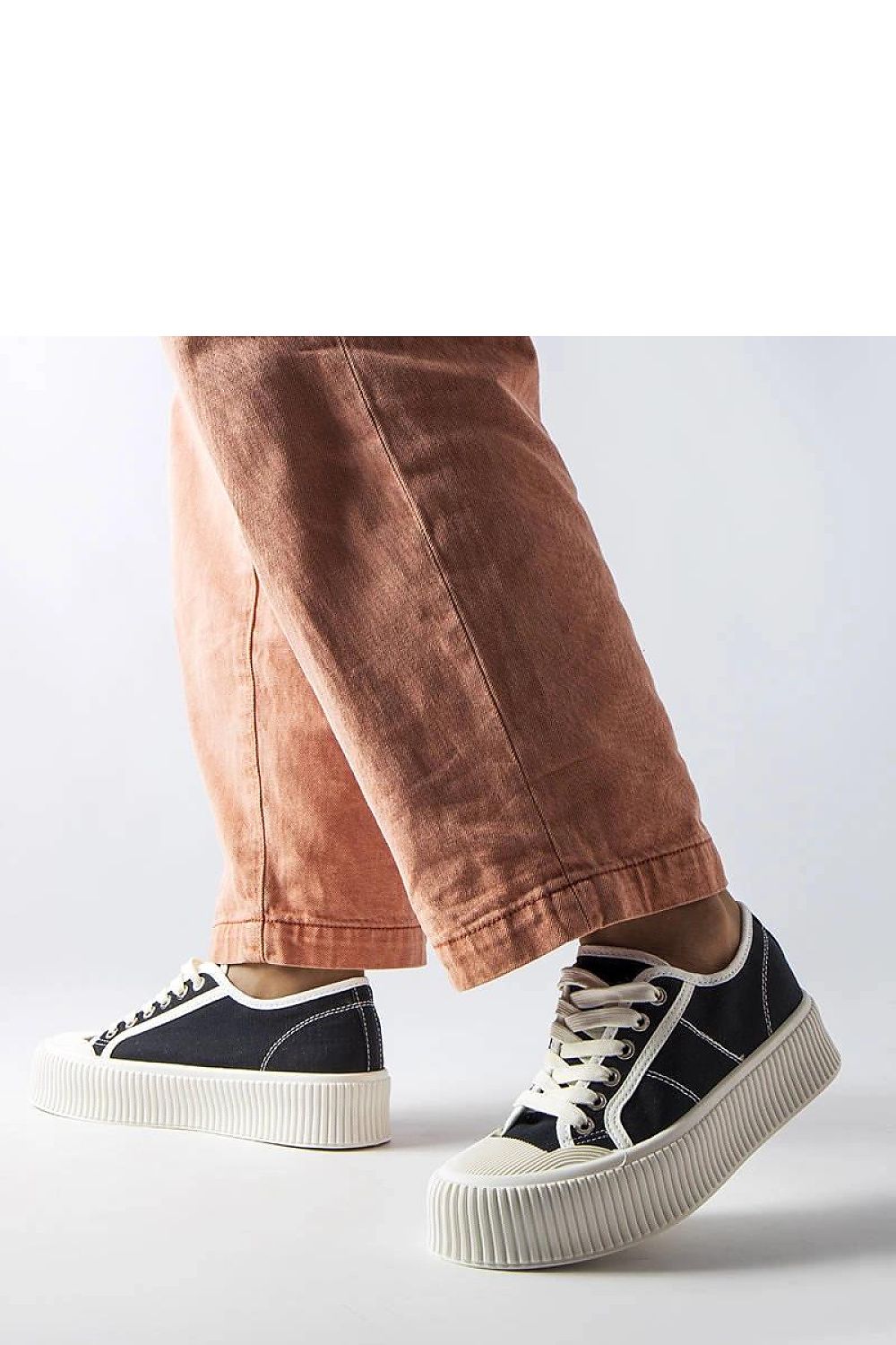  Pantofi sport pe platformă model 207841 Solea 