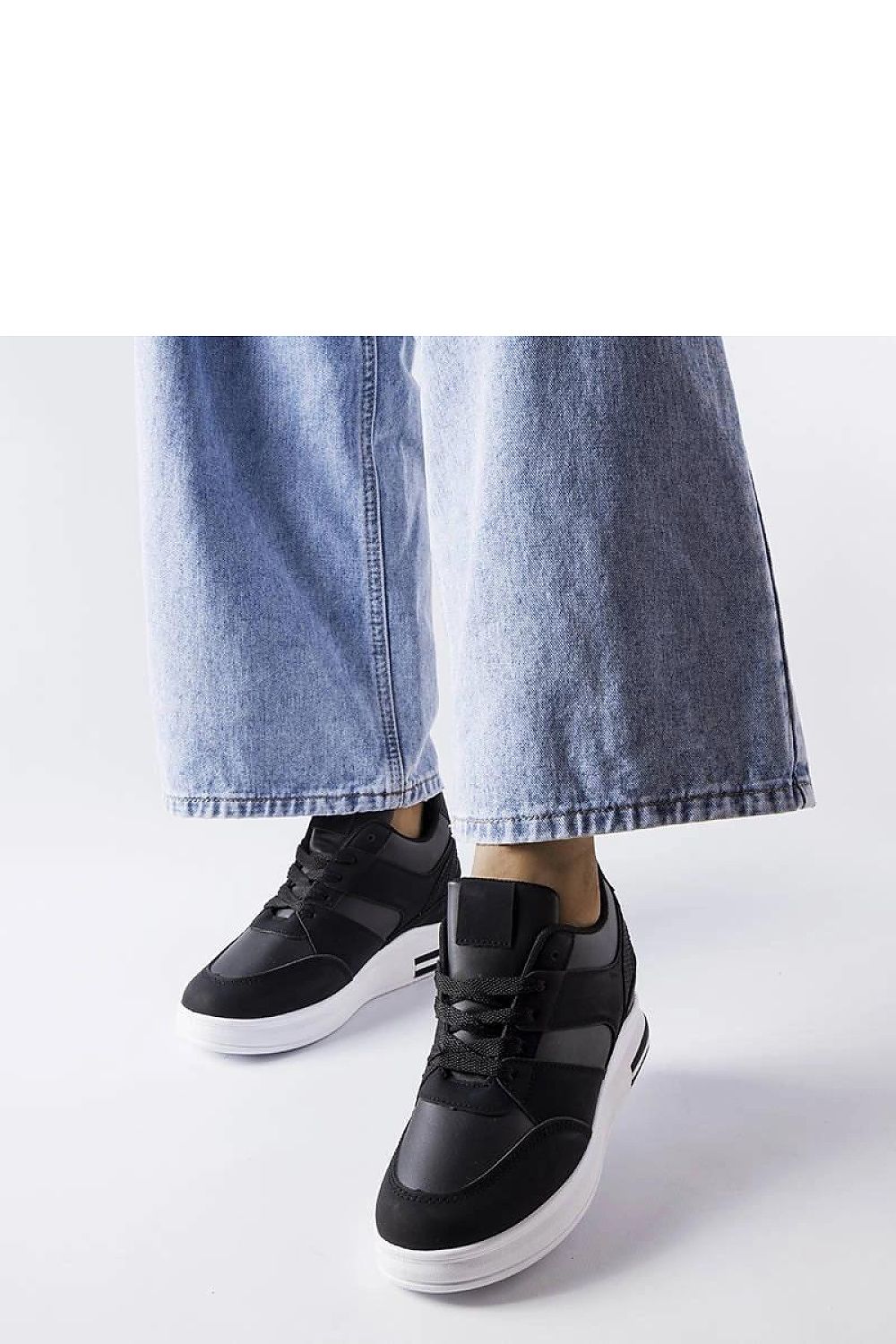  Adidași cu toc de tip platformă model 207917 Solea 
