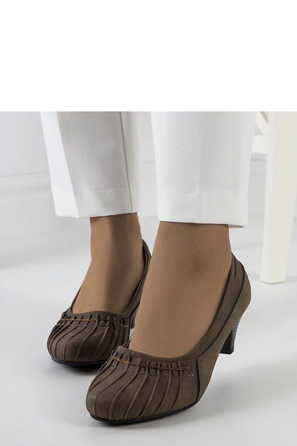  Pantofi cu toc simplu model 208028 Solea 