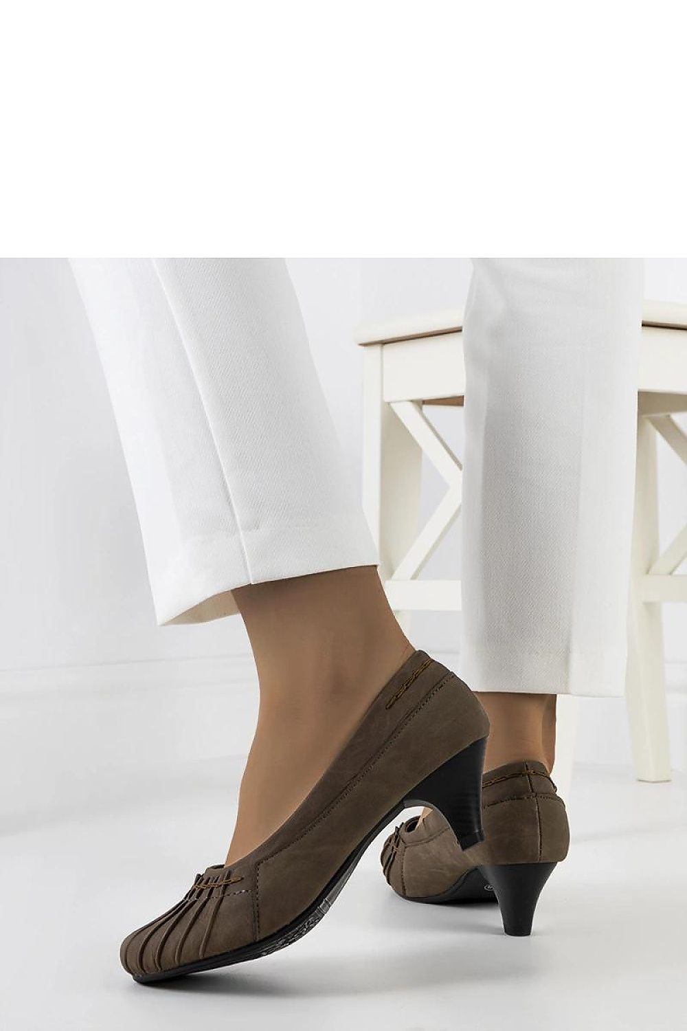  Pantofi cu toc simplu model 208028 Solea 