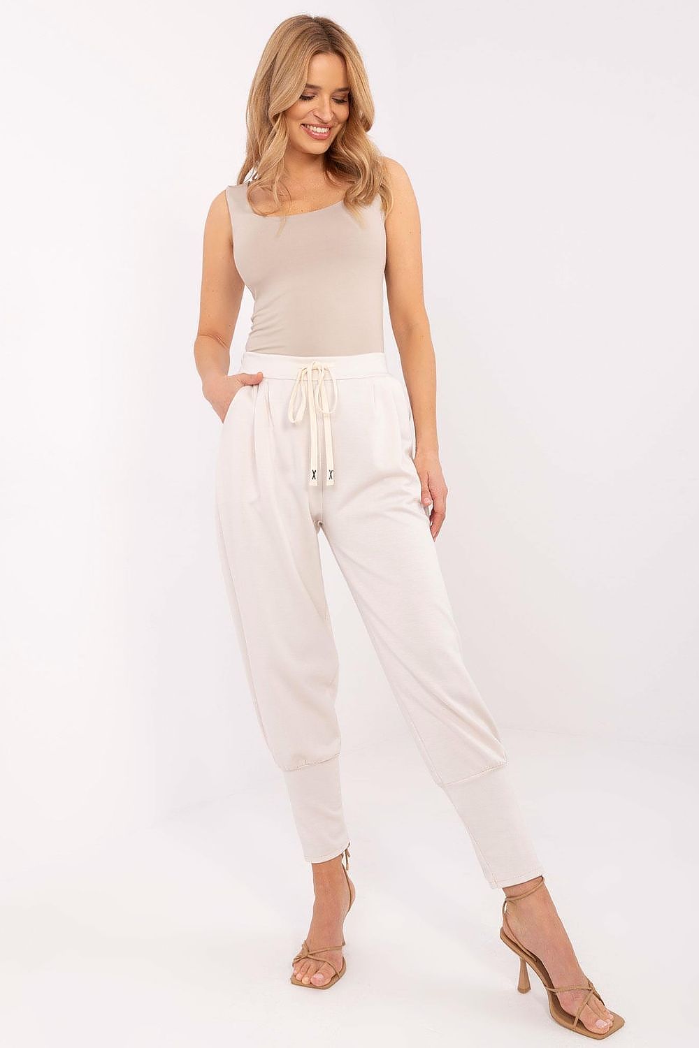  Pantaloni de trening model 208158 Italy Moda 