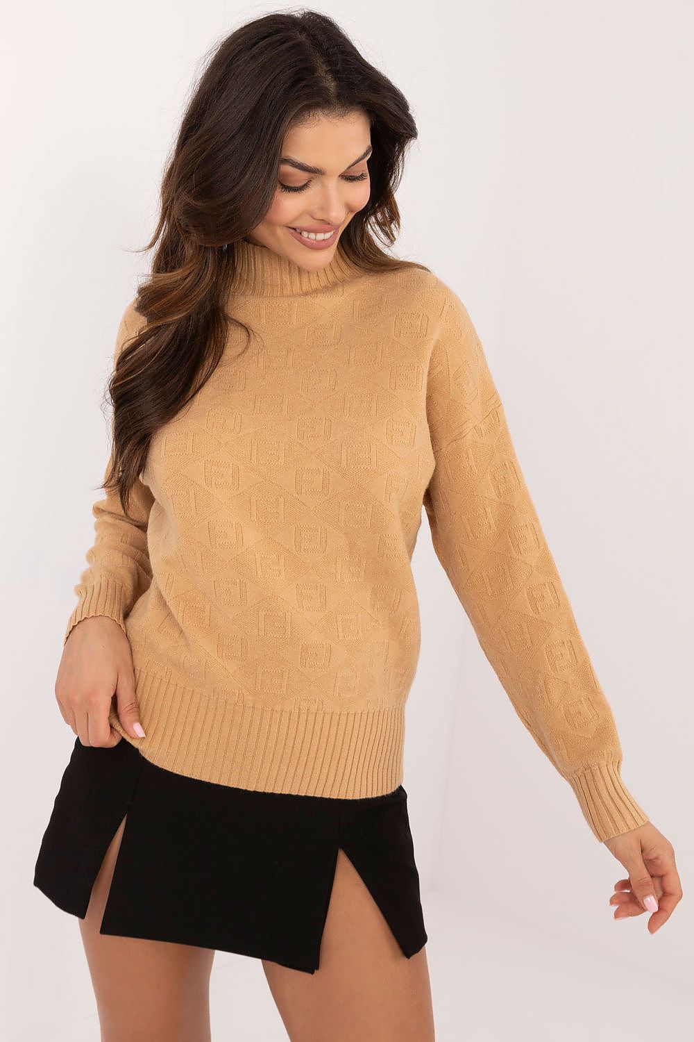  Pulover model 208284 AT 