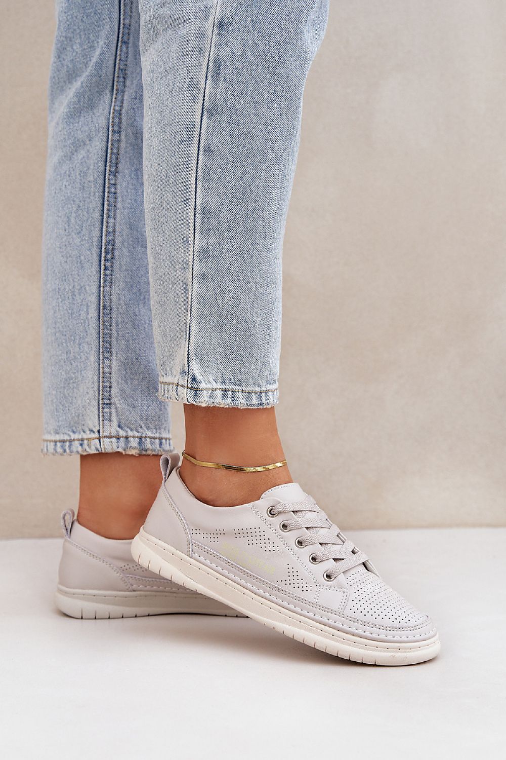  Tenişi model 208321 Step in style 