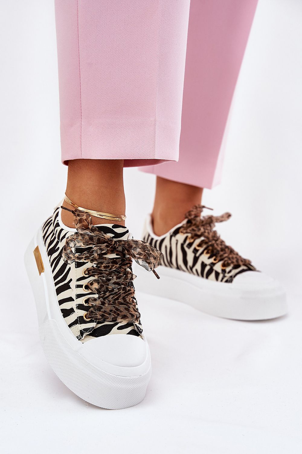  Tenişi model 209814 Step in style 