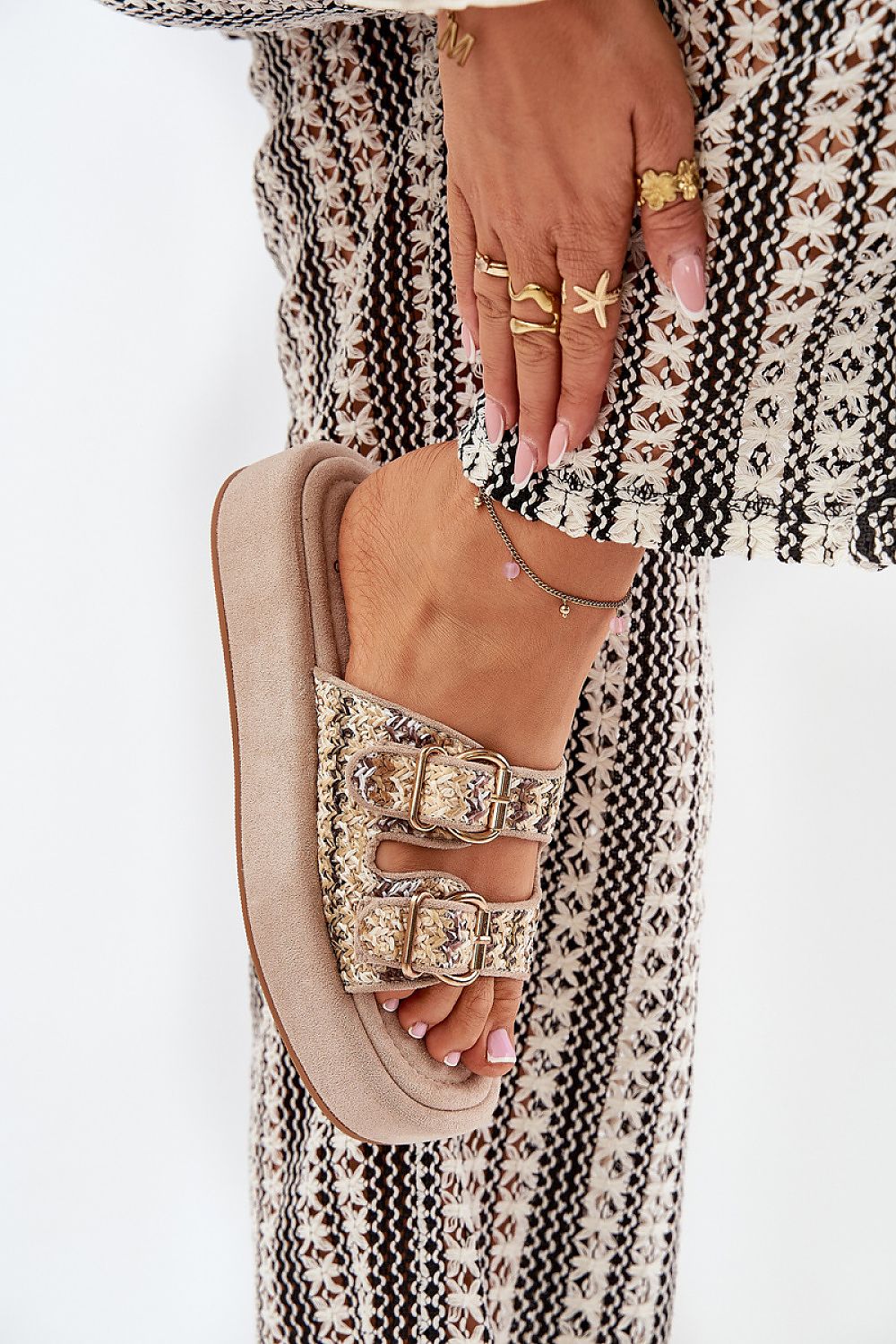  Şlapi model 209947 Step in style 