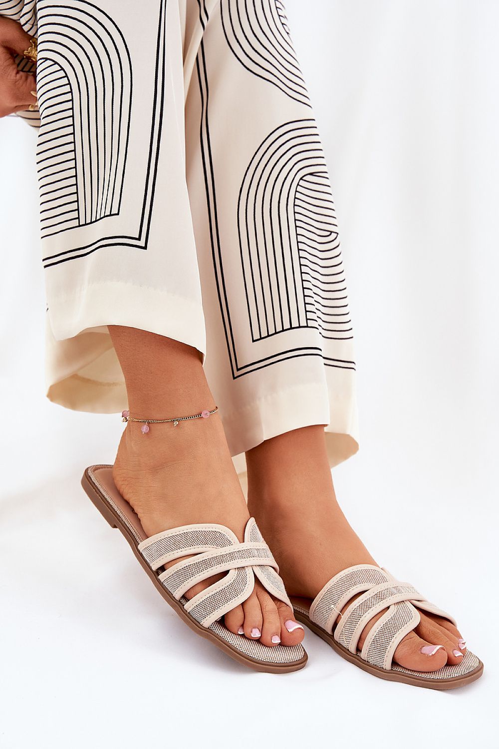  Şlapi model 209954 Step in style 