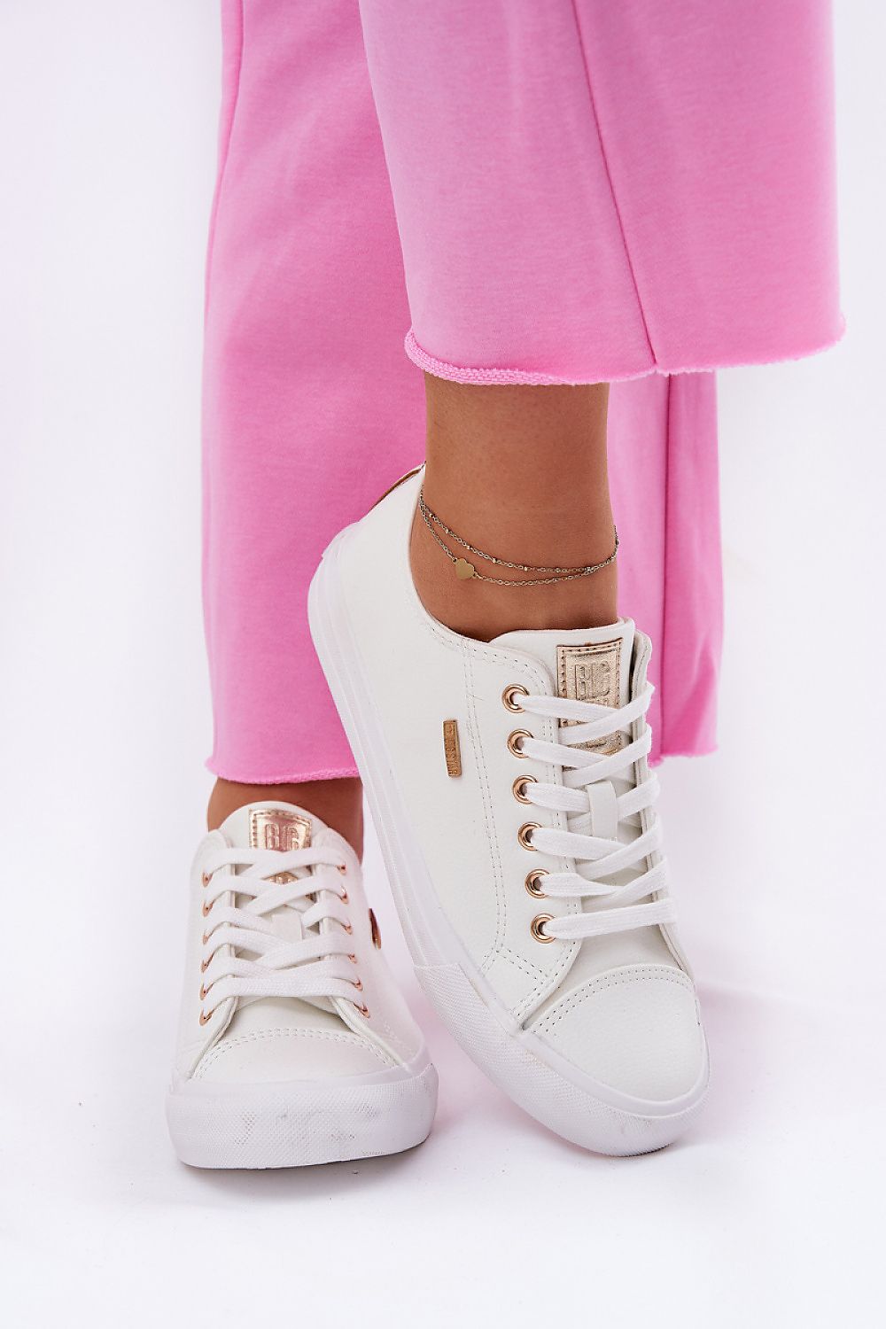  Tenişi model 211352 Step in style 