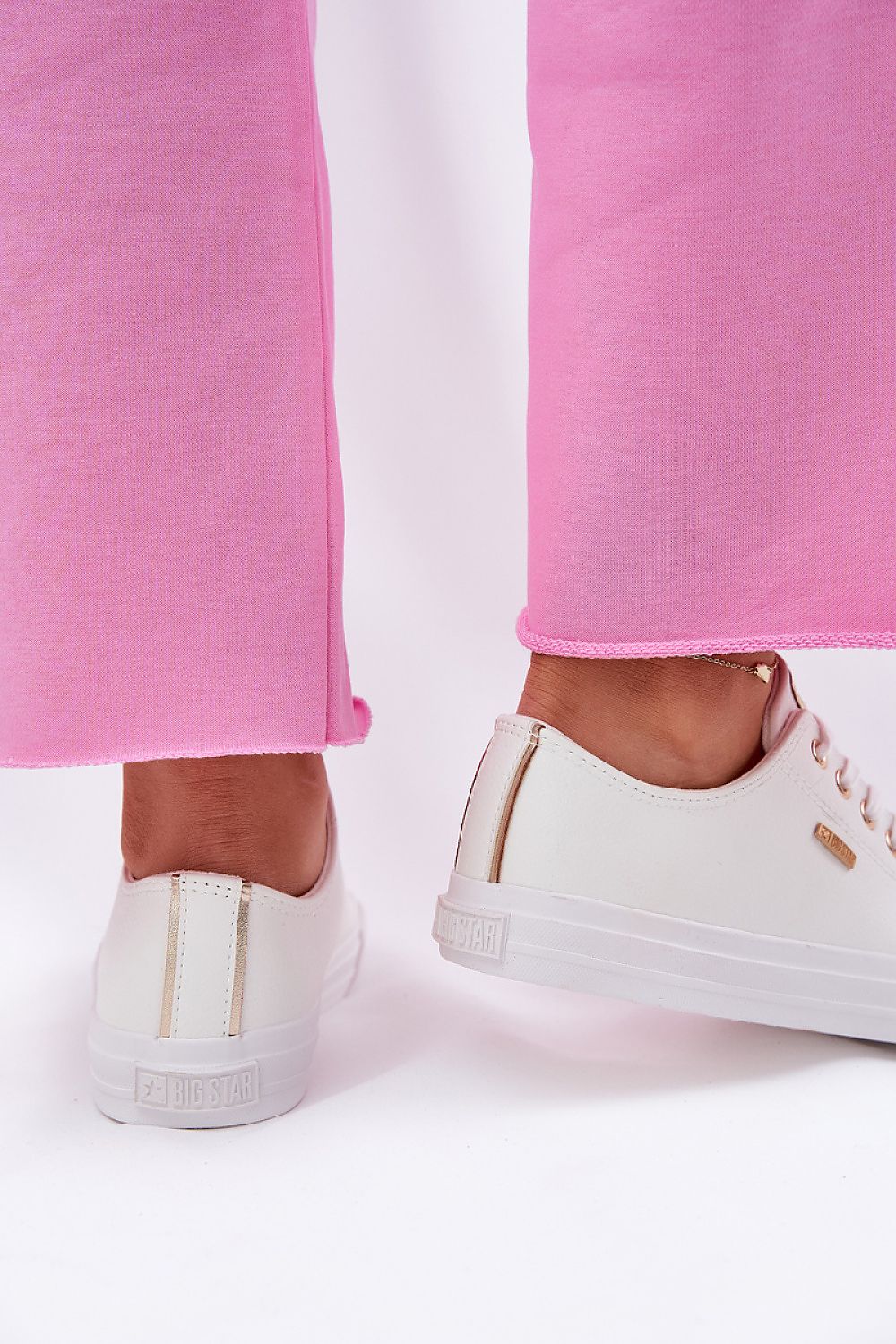  Tenişi model 211352 Step in style 