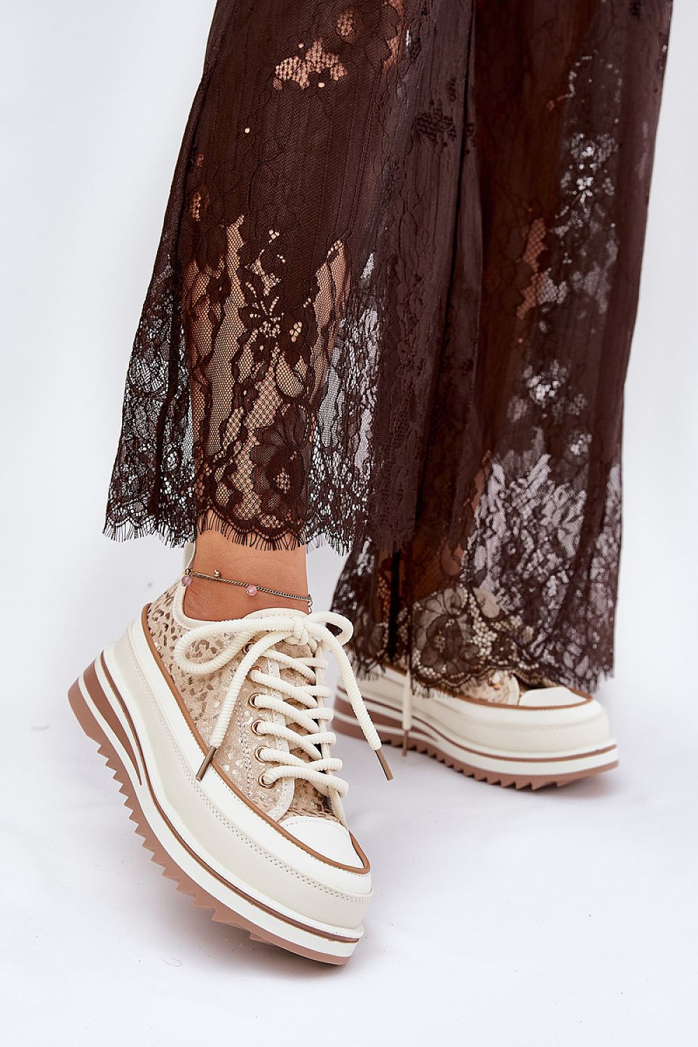  Tenişi model 211353 Step in style 
