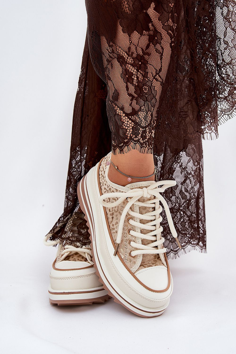  Tenişi model 211353 Step in style 