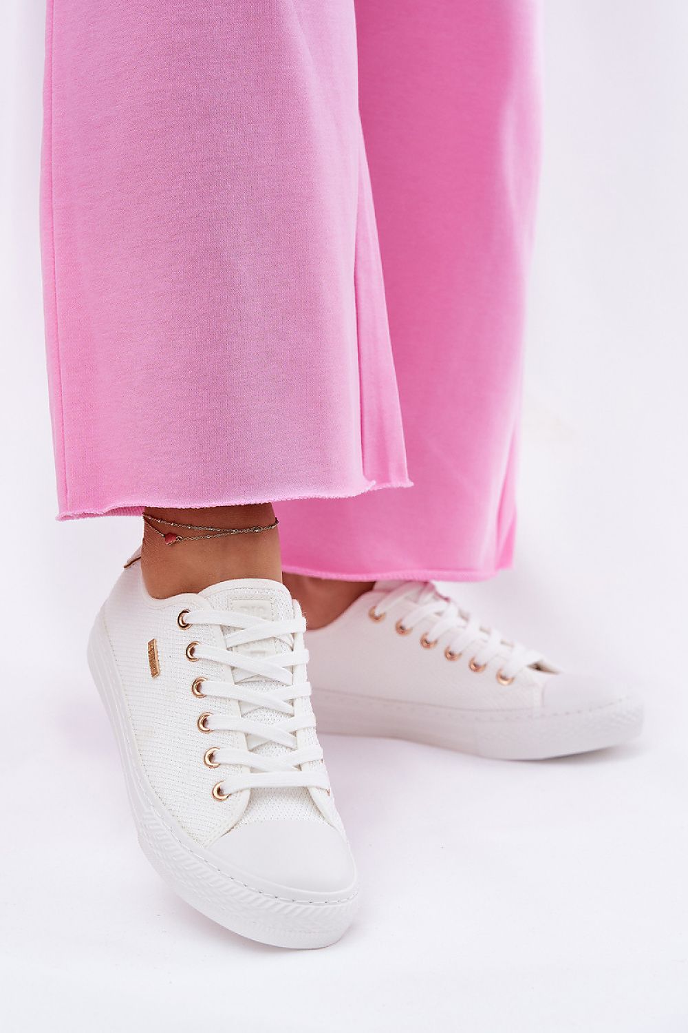  Tenişi model 211356 Step in style 