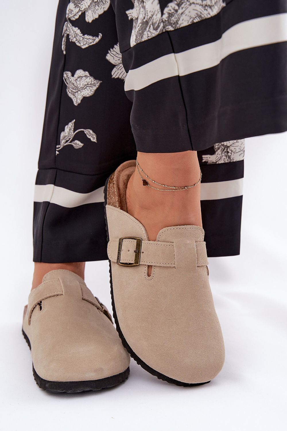  Şlapi model 211684 Step in style 