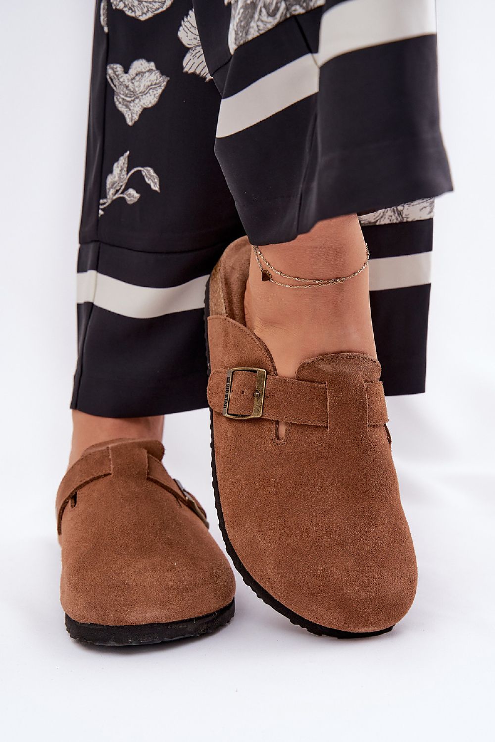  Şlapi model 211685 Step in style 