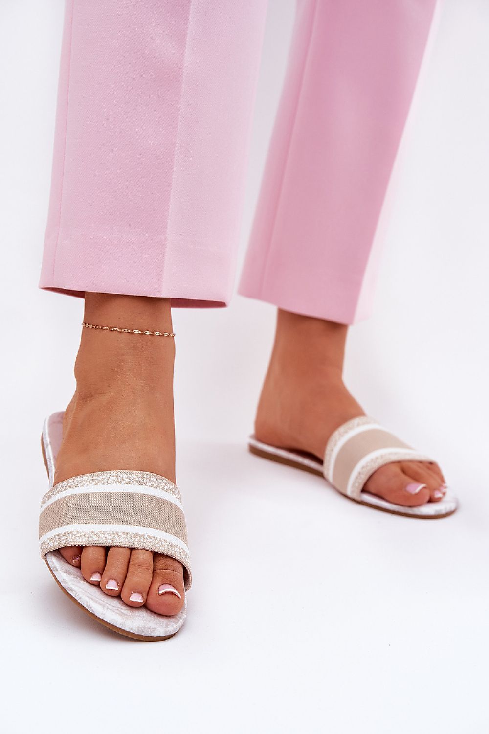  Şlapi model 211694 Step in style 
