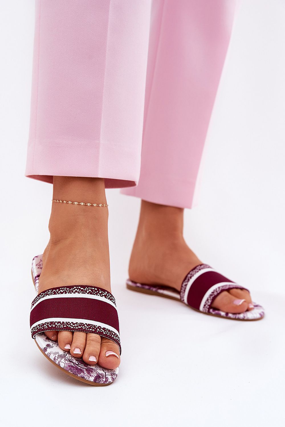  Şlapi model 211696 Step in style 