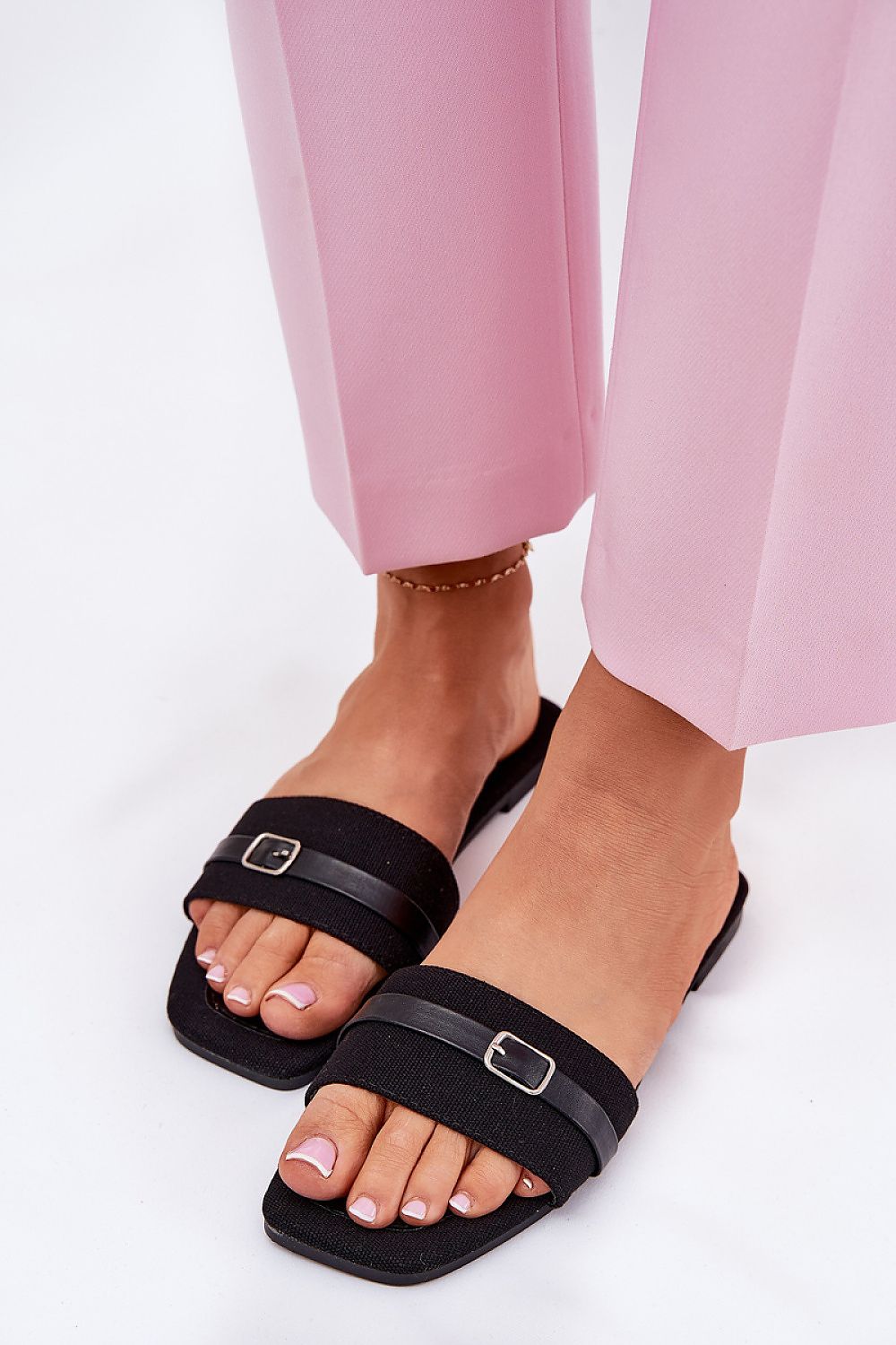  Şlapi model 211698 Step in style 