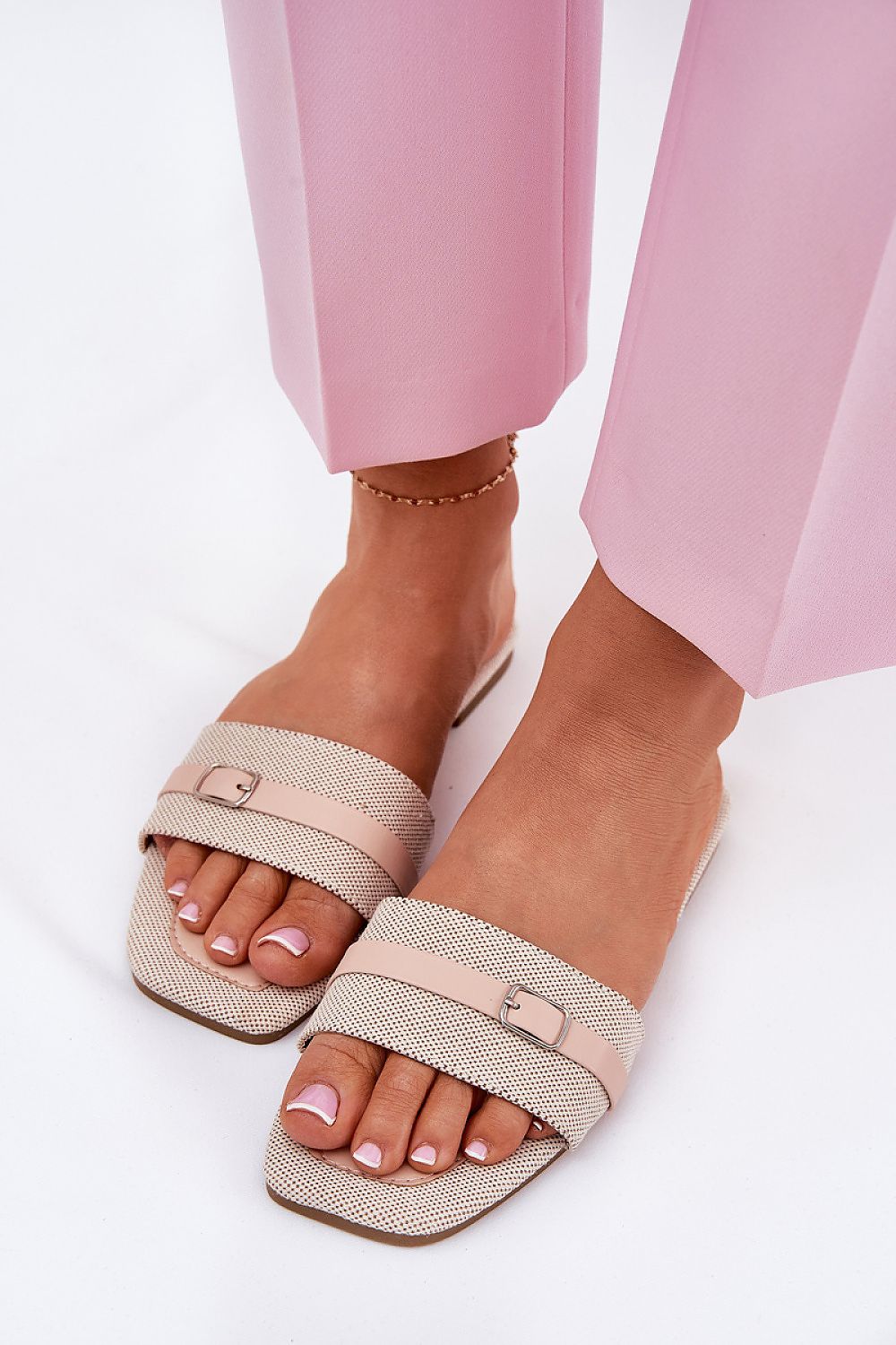  Şlapi model 211699 Step in style 