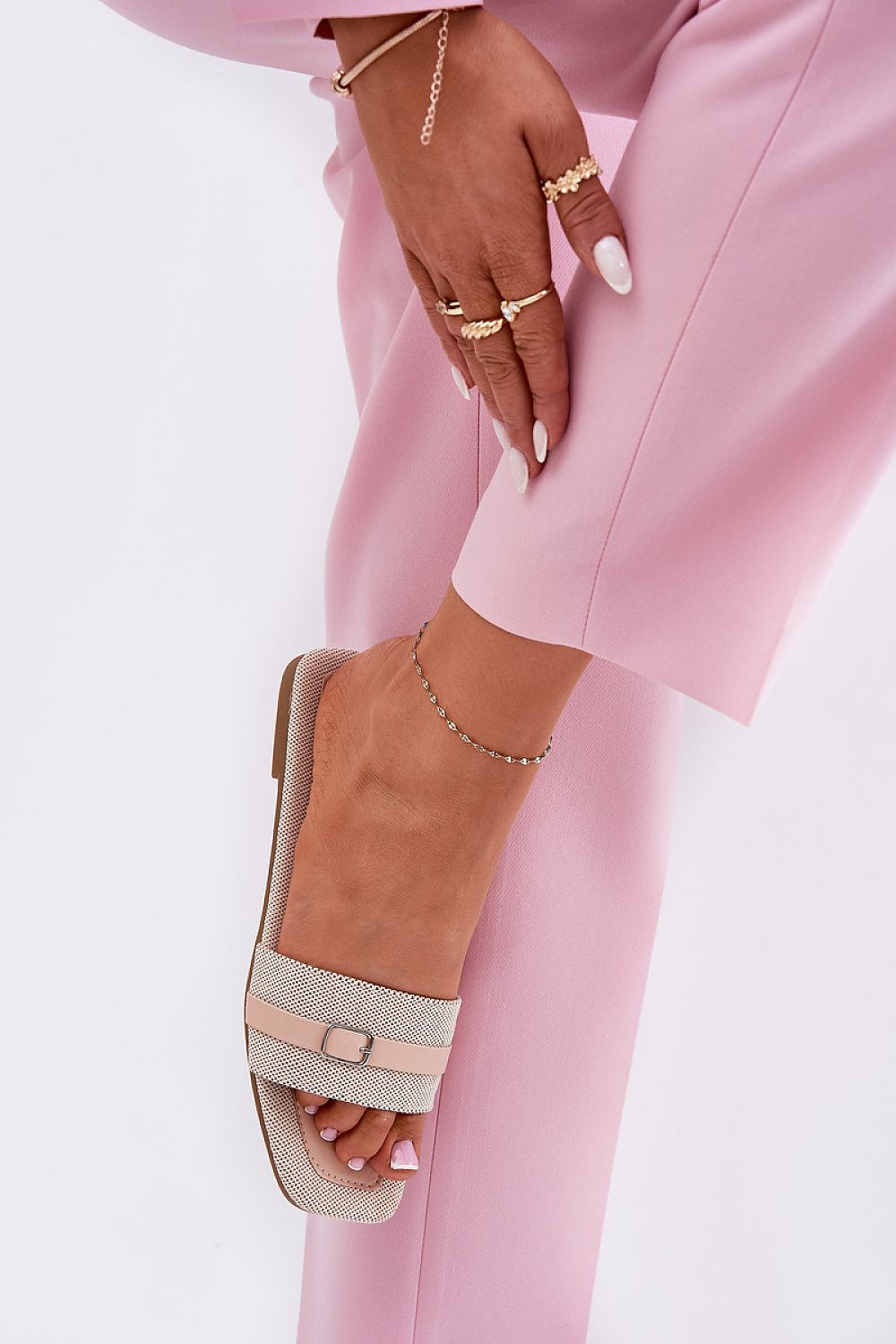  Şlapi model 211699 Step in style 