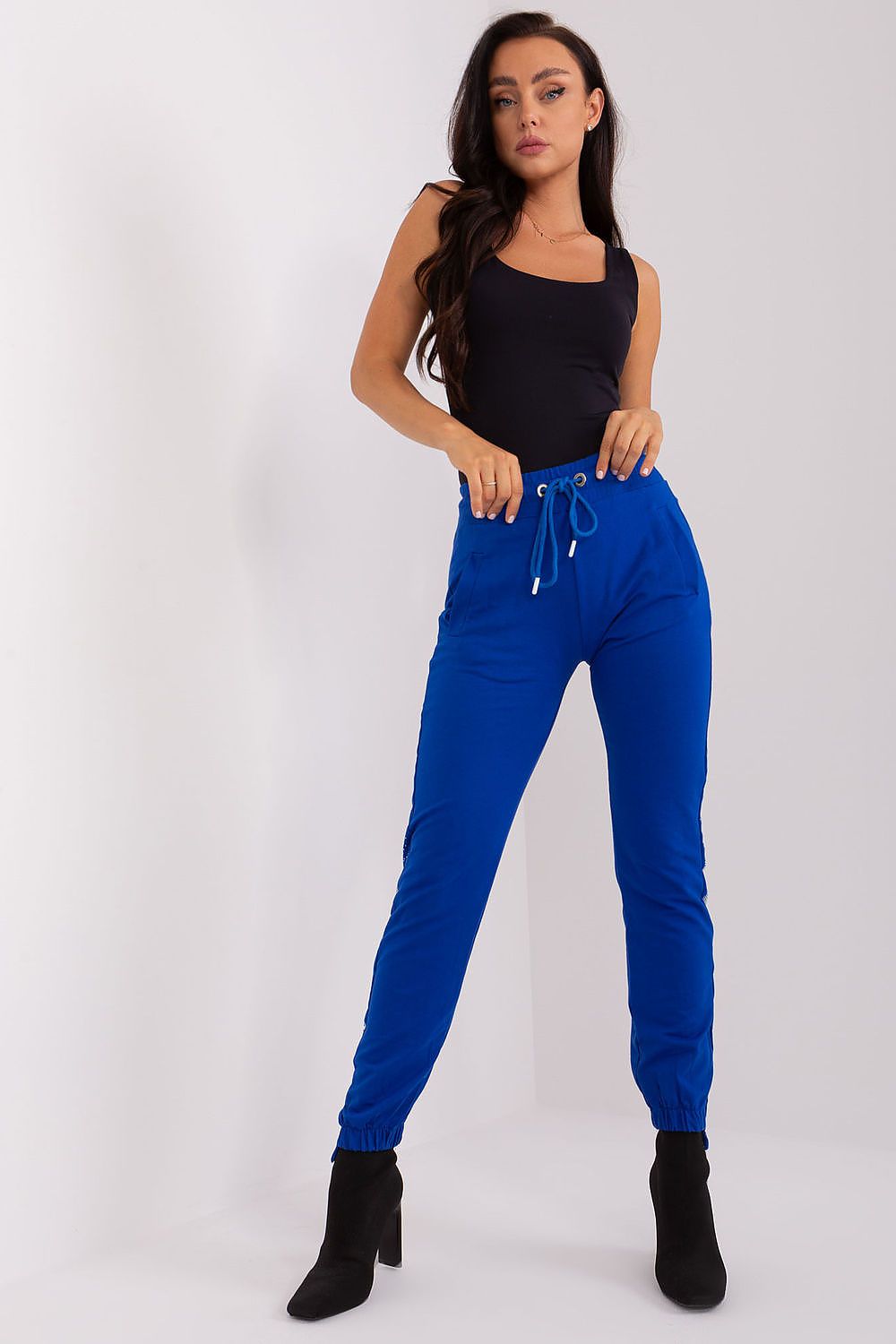  Pantaloni de trening model 211742 Relevance 
