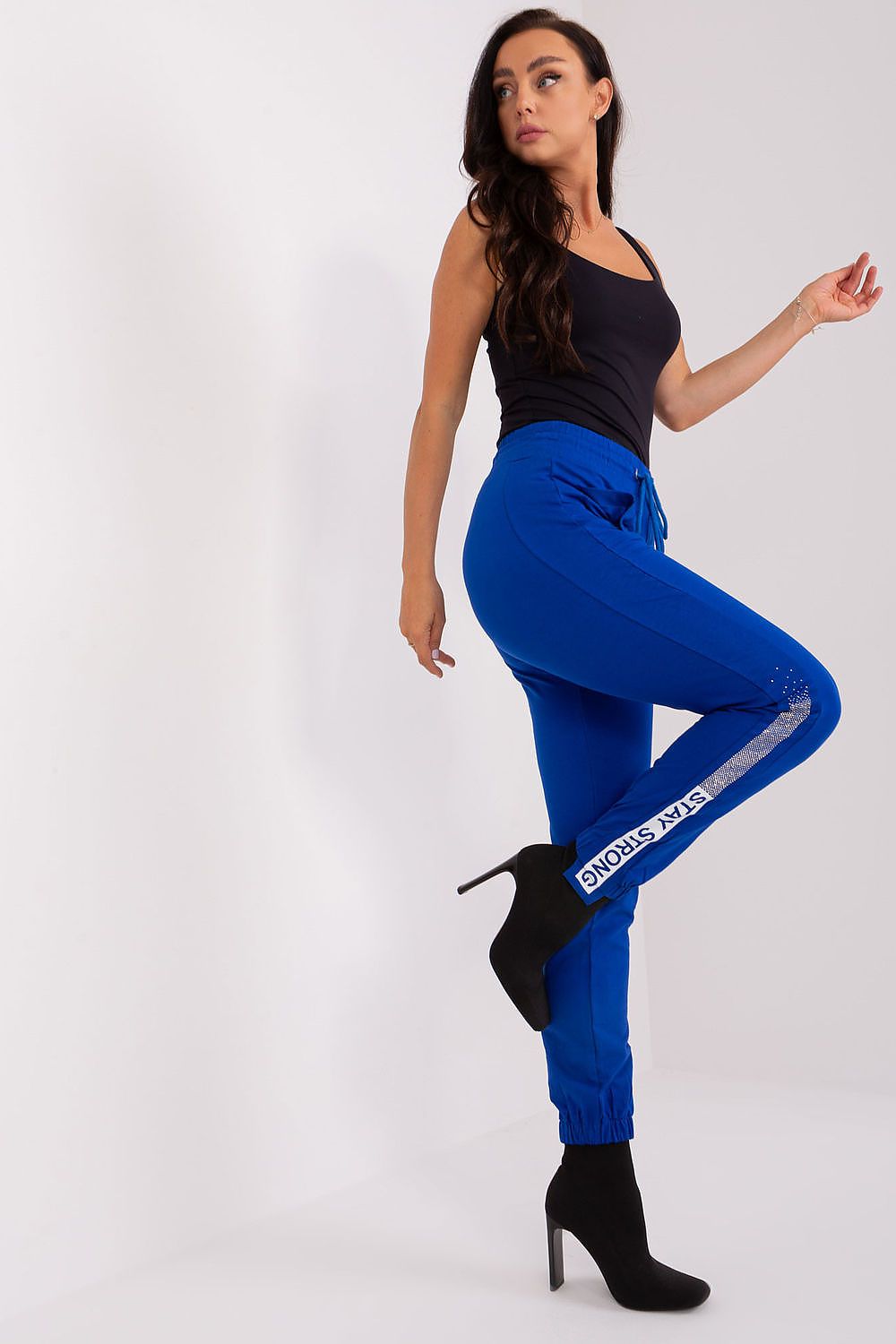  Pantaloni de trening model 211742 Relevance 