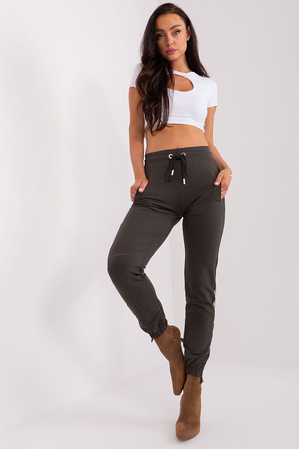  Pantaloni de trening model 211743 Relevance 