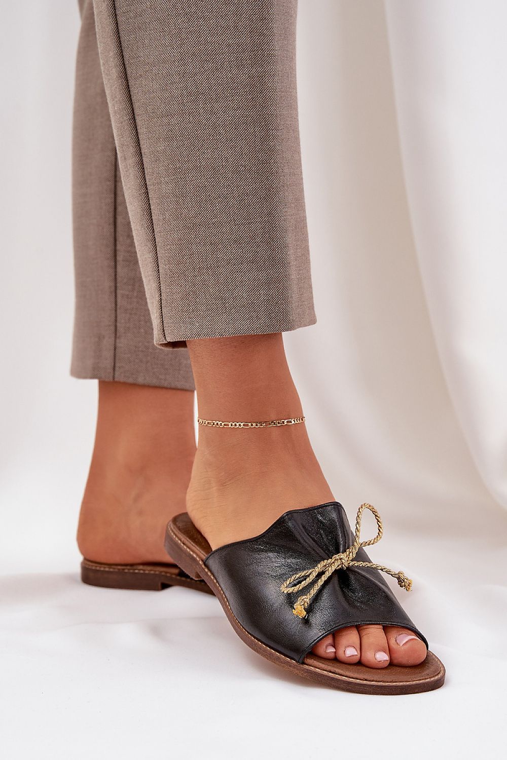  Şlapi model 211971 Step in style 