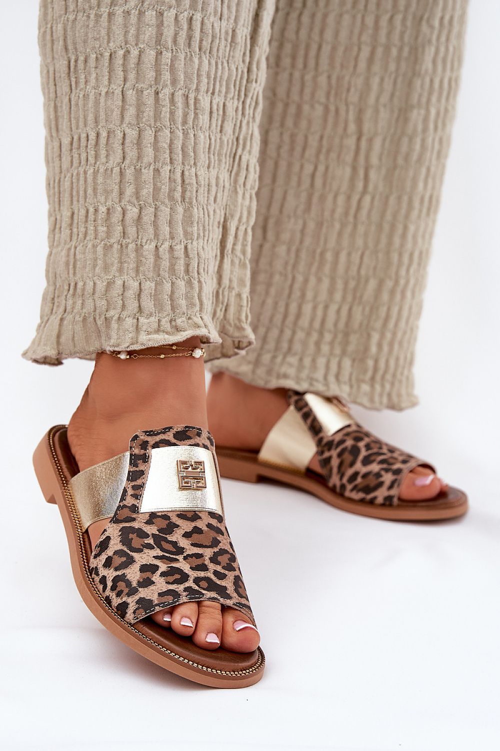  Şlapi model 213180 Step in style 