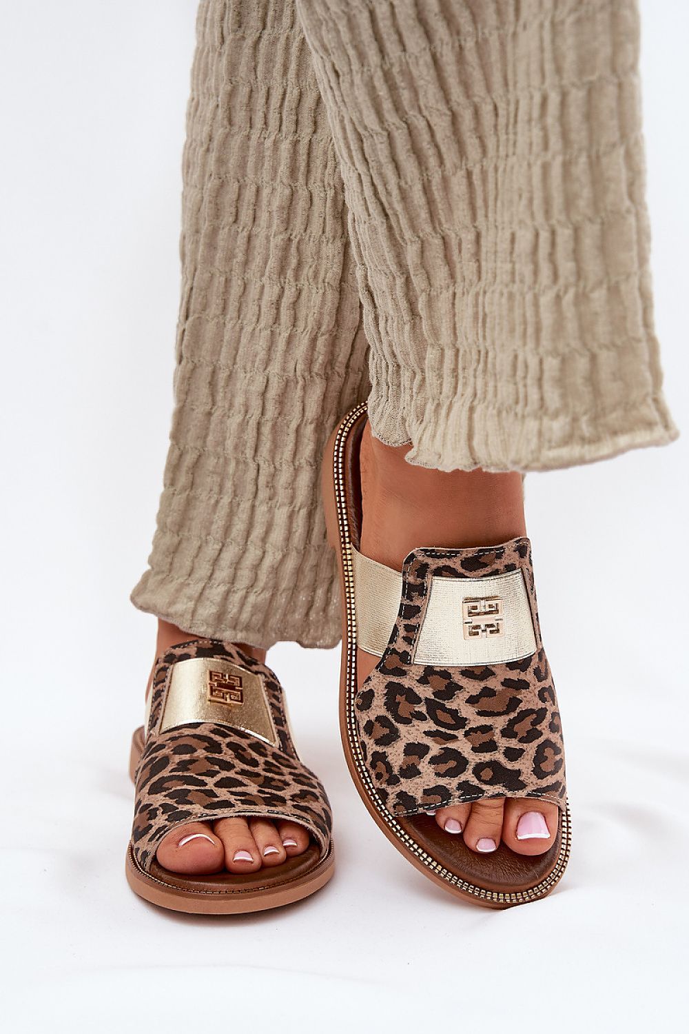  Şlapi model 213180 Step in style 