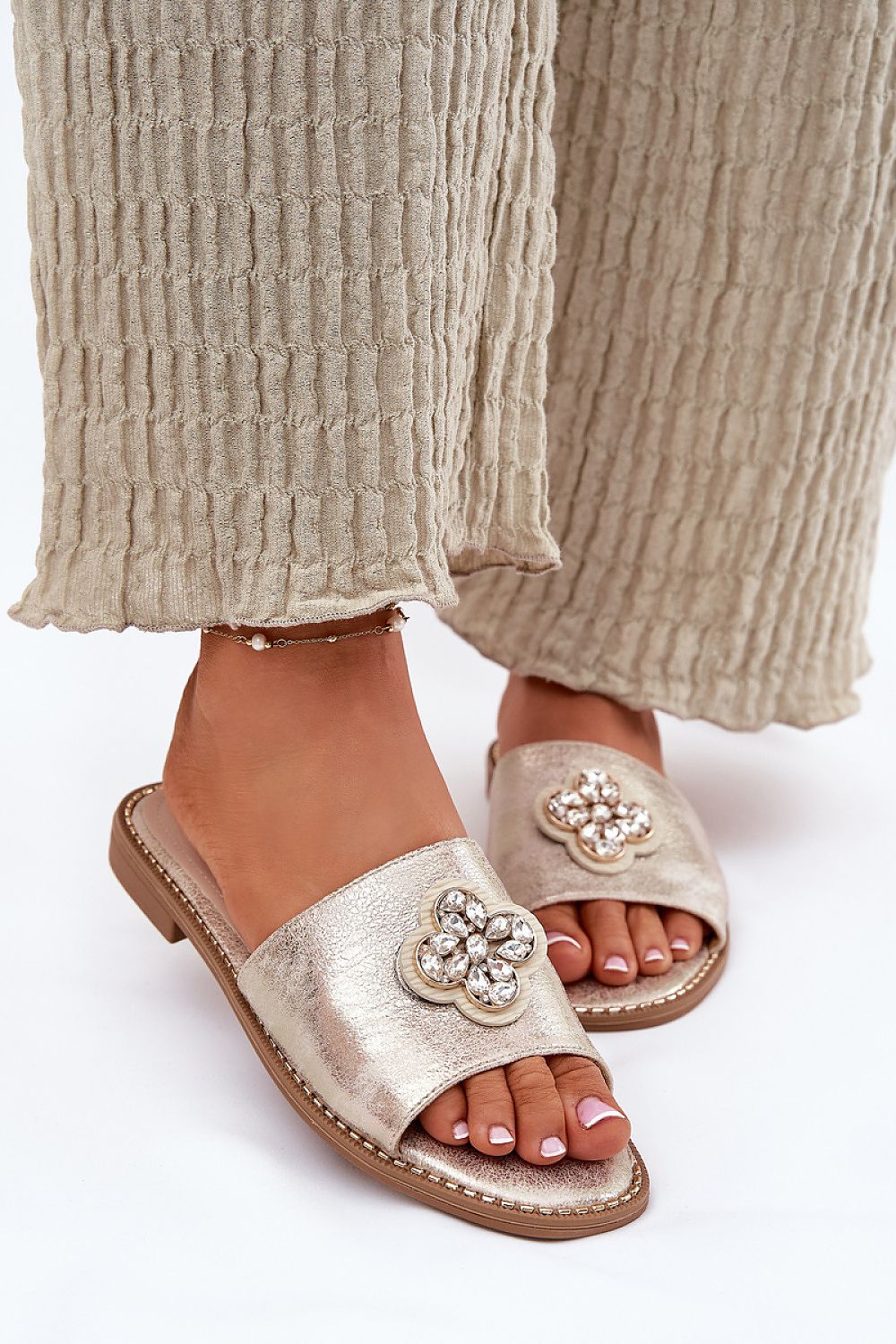  Şlapi model 213480 Step in style 