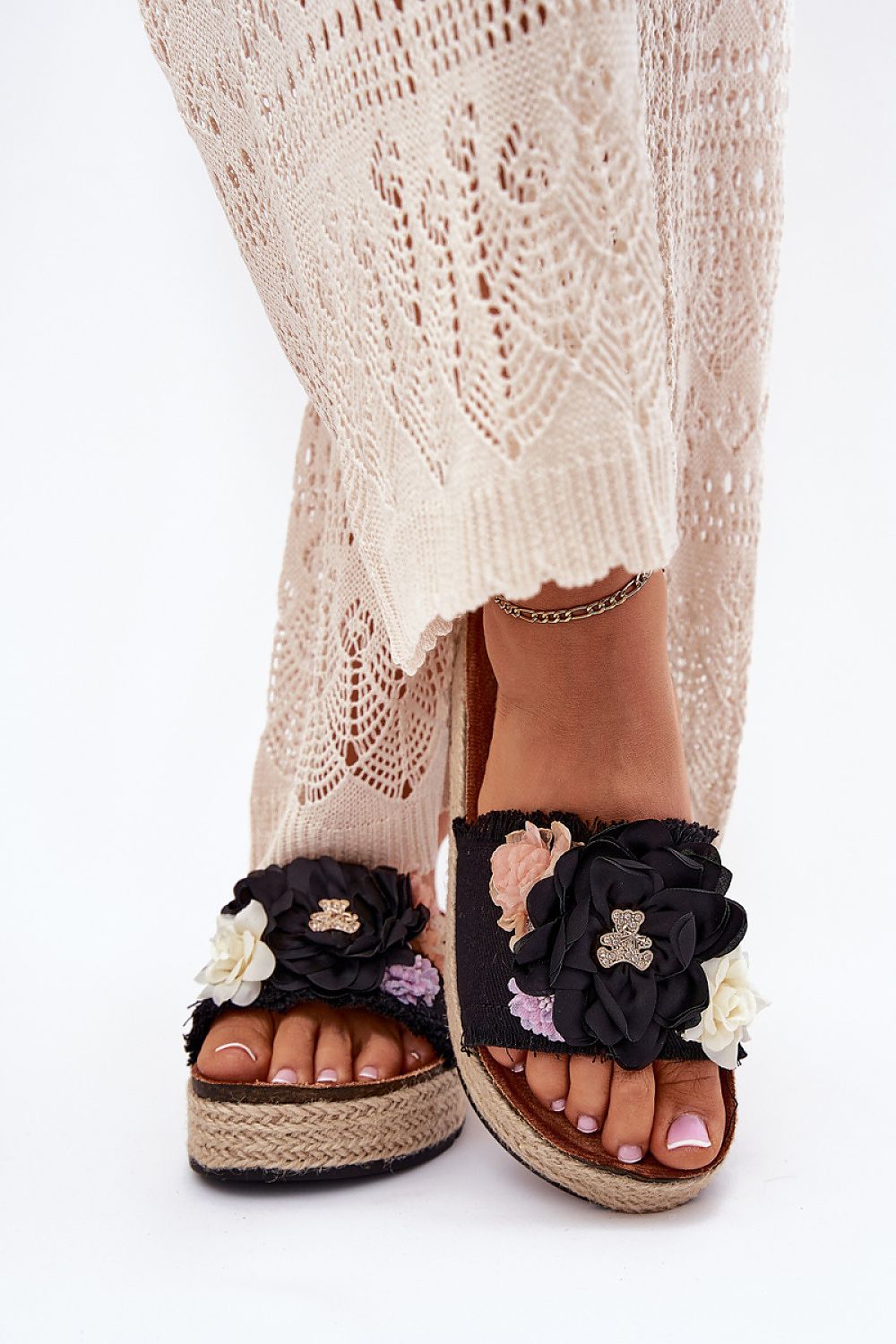  Şlapi model 213946 Step in style 