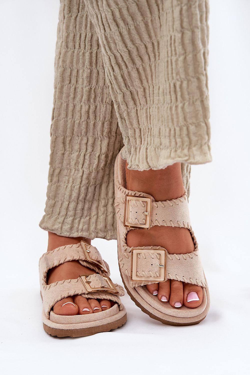  Şlapi model 213956 Step in style 