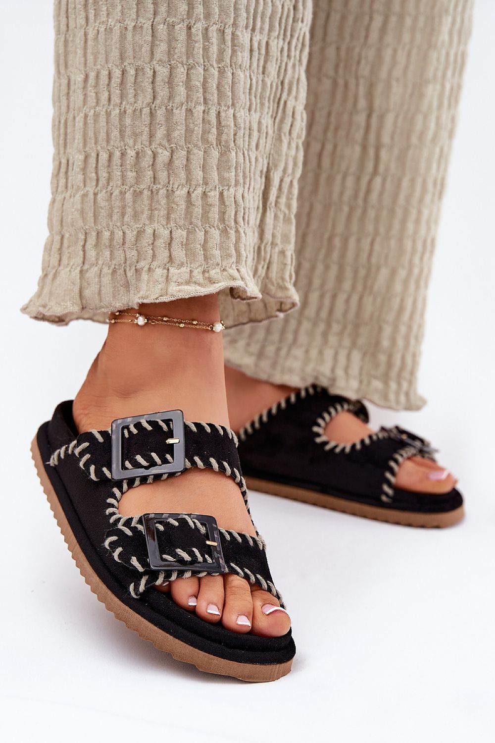  Şlapi model 213959 Step in style 