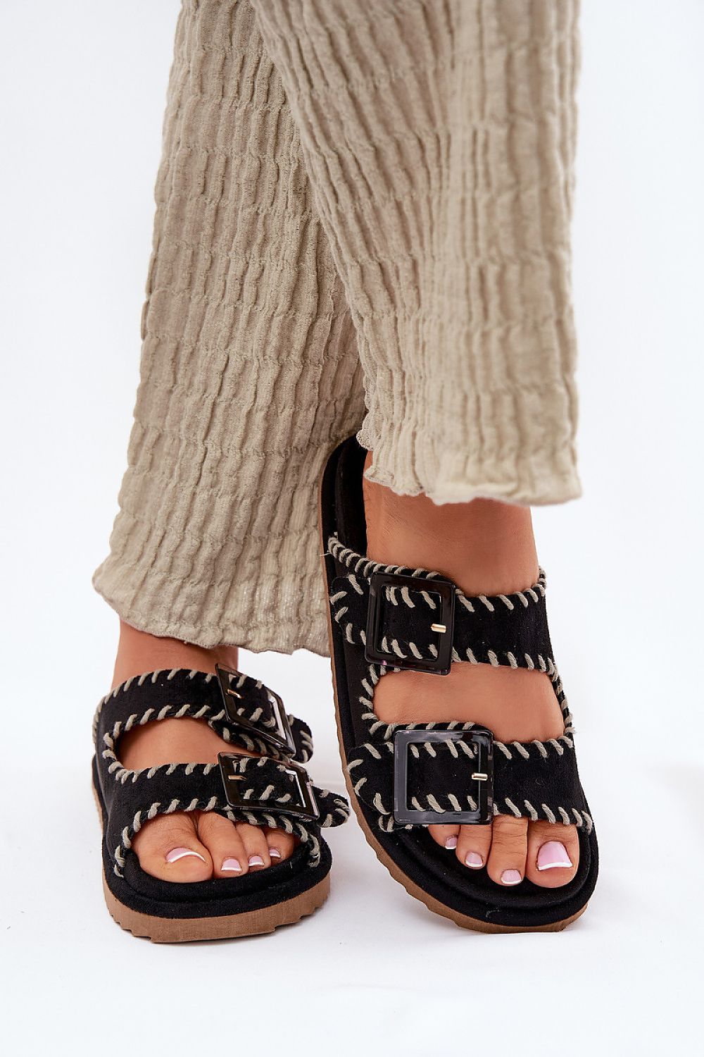  Şlapi model 213959 Step in style 