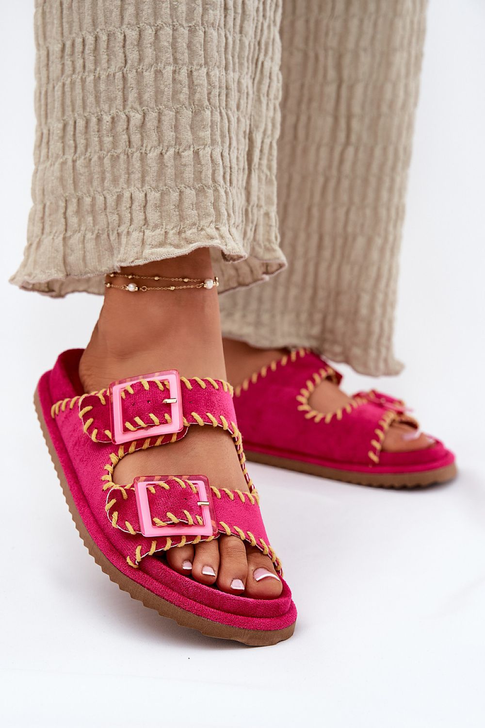  Şlapi model 213961 Step in style 