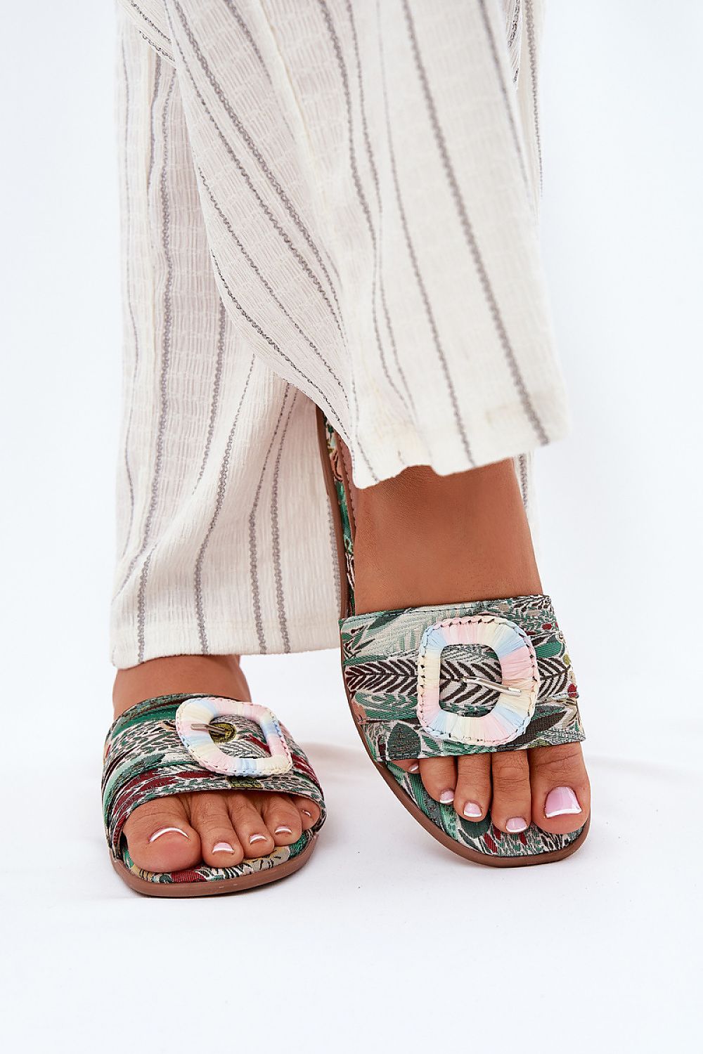  Şlapi model 213963 Step in style 