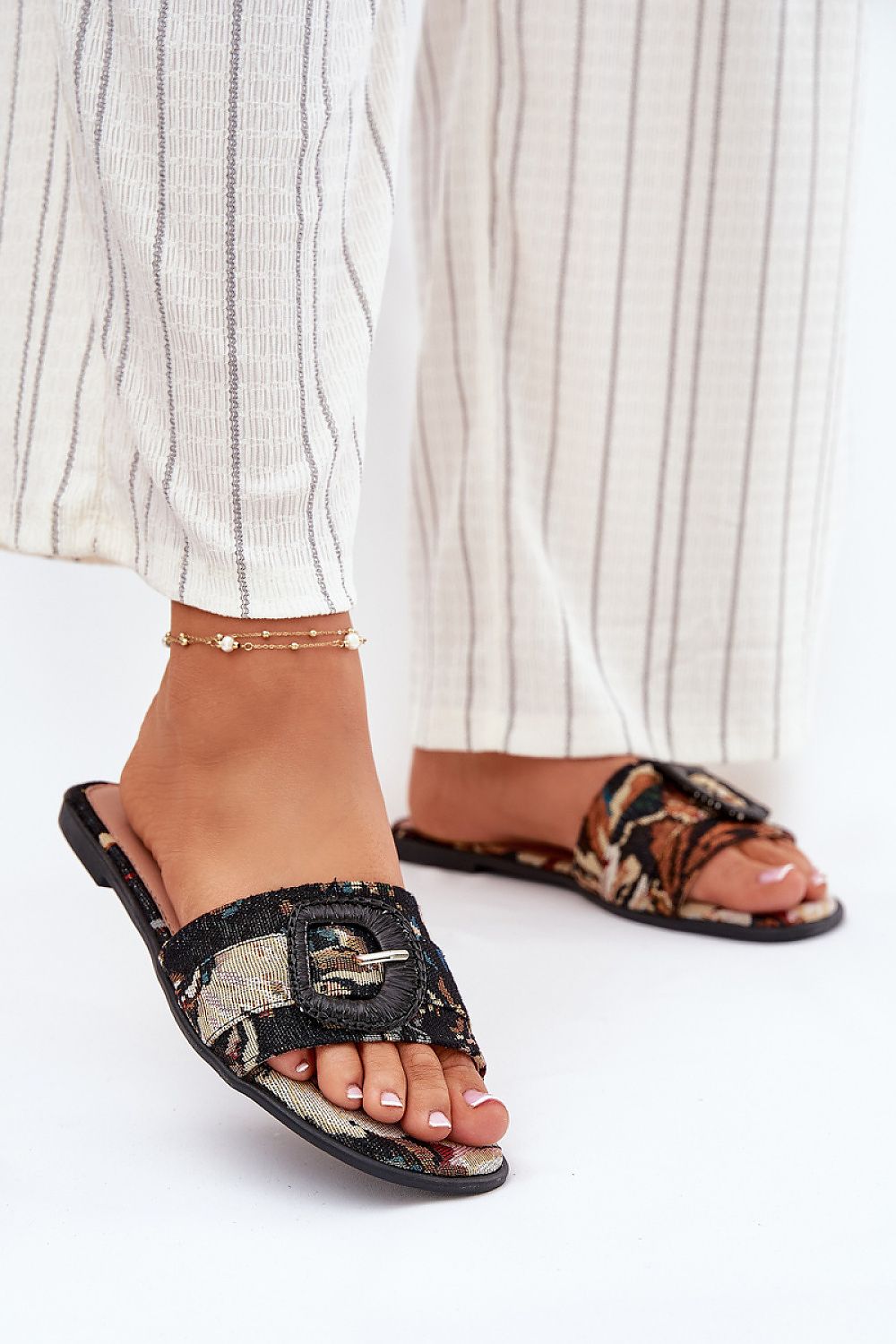  Şlapi model 213964 Step in style 