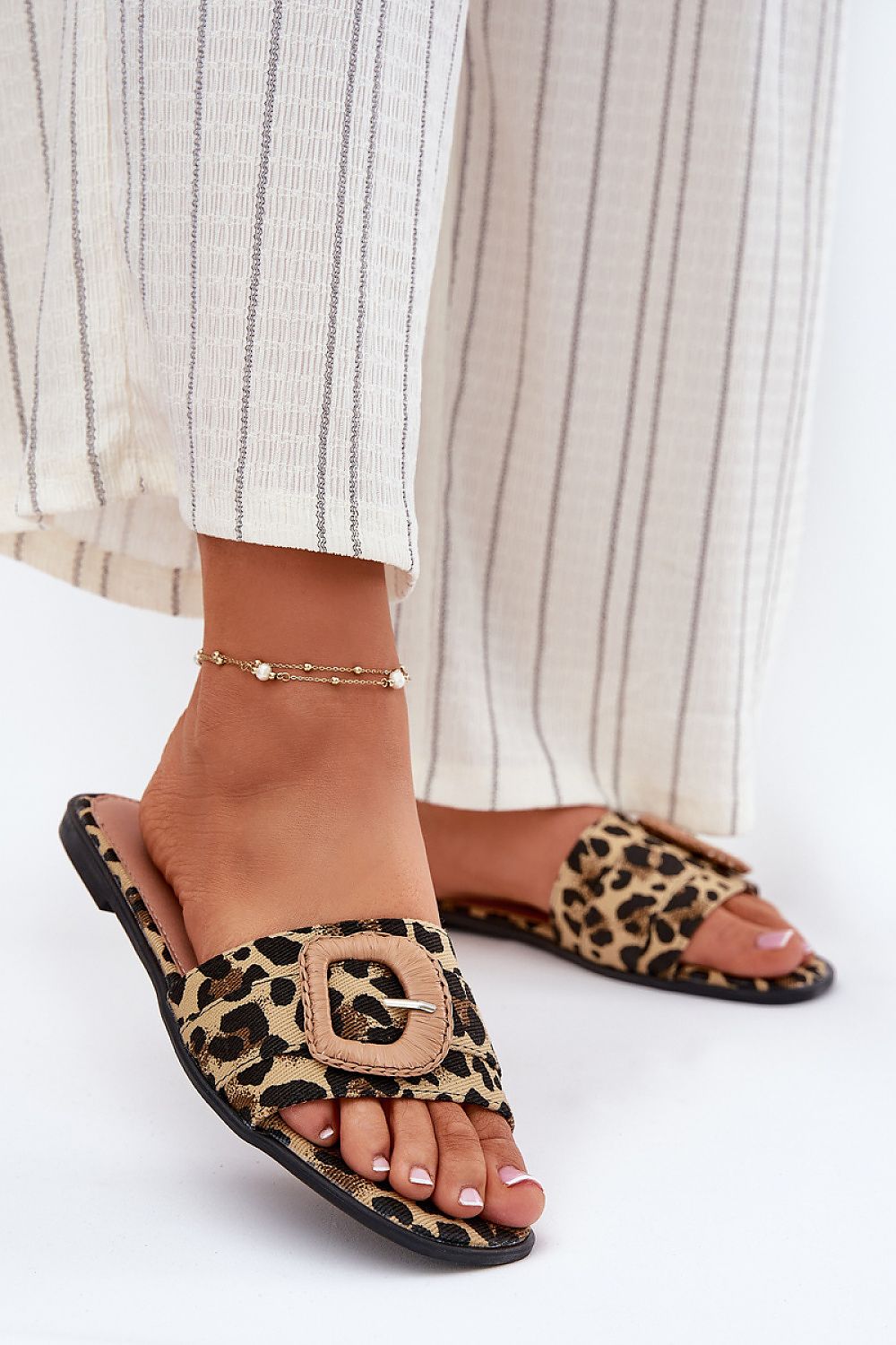  Şlapi model 213966 Step in style 