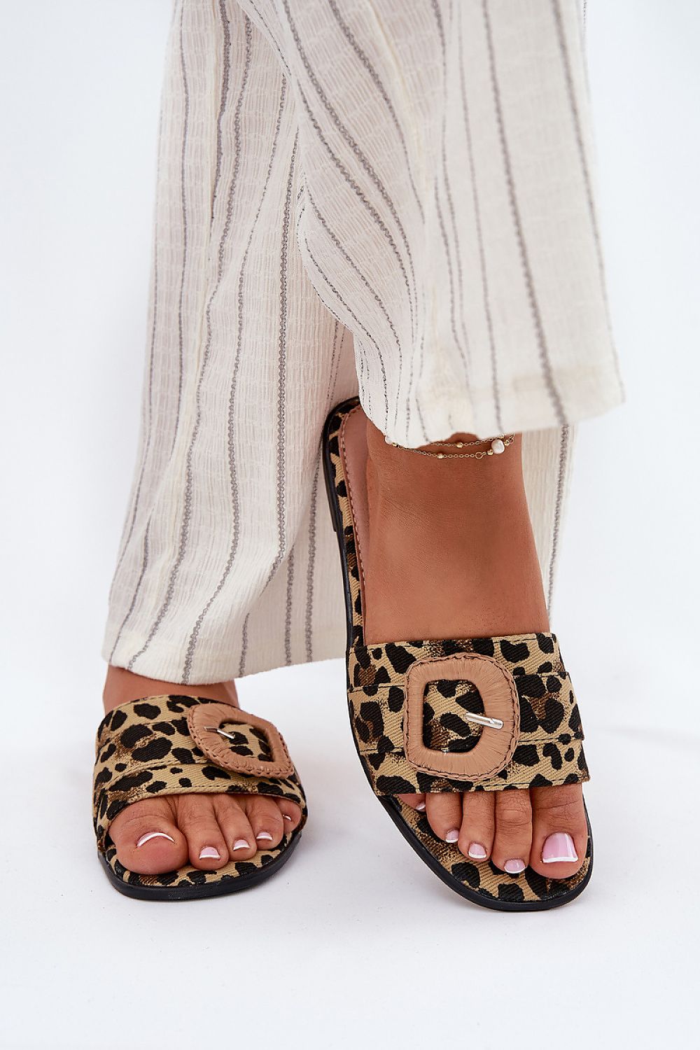  Şlapi model 213966 Step in style 