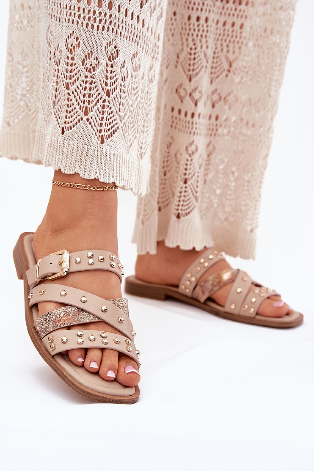  Şlapi model 214137 Step in style 