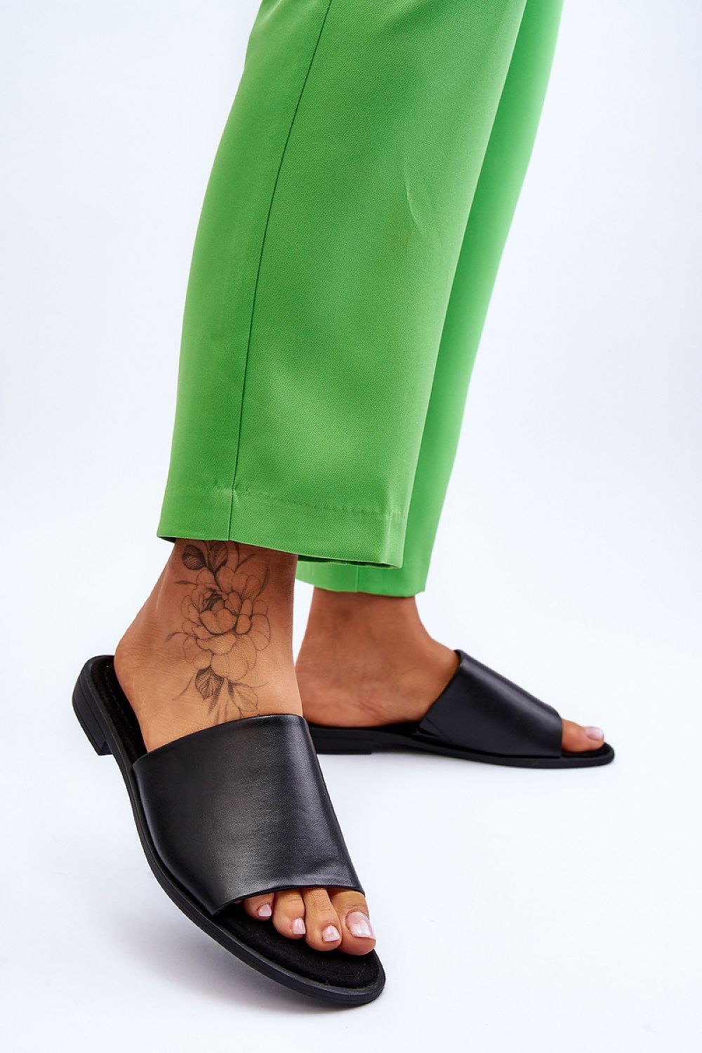  Şlapi model 214376 Step in style 
