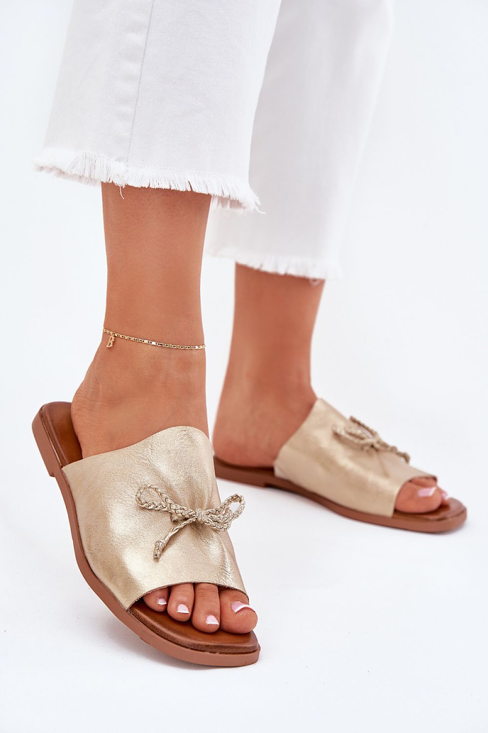  Şlapi model 214380 Step in style 