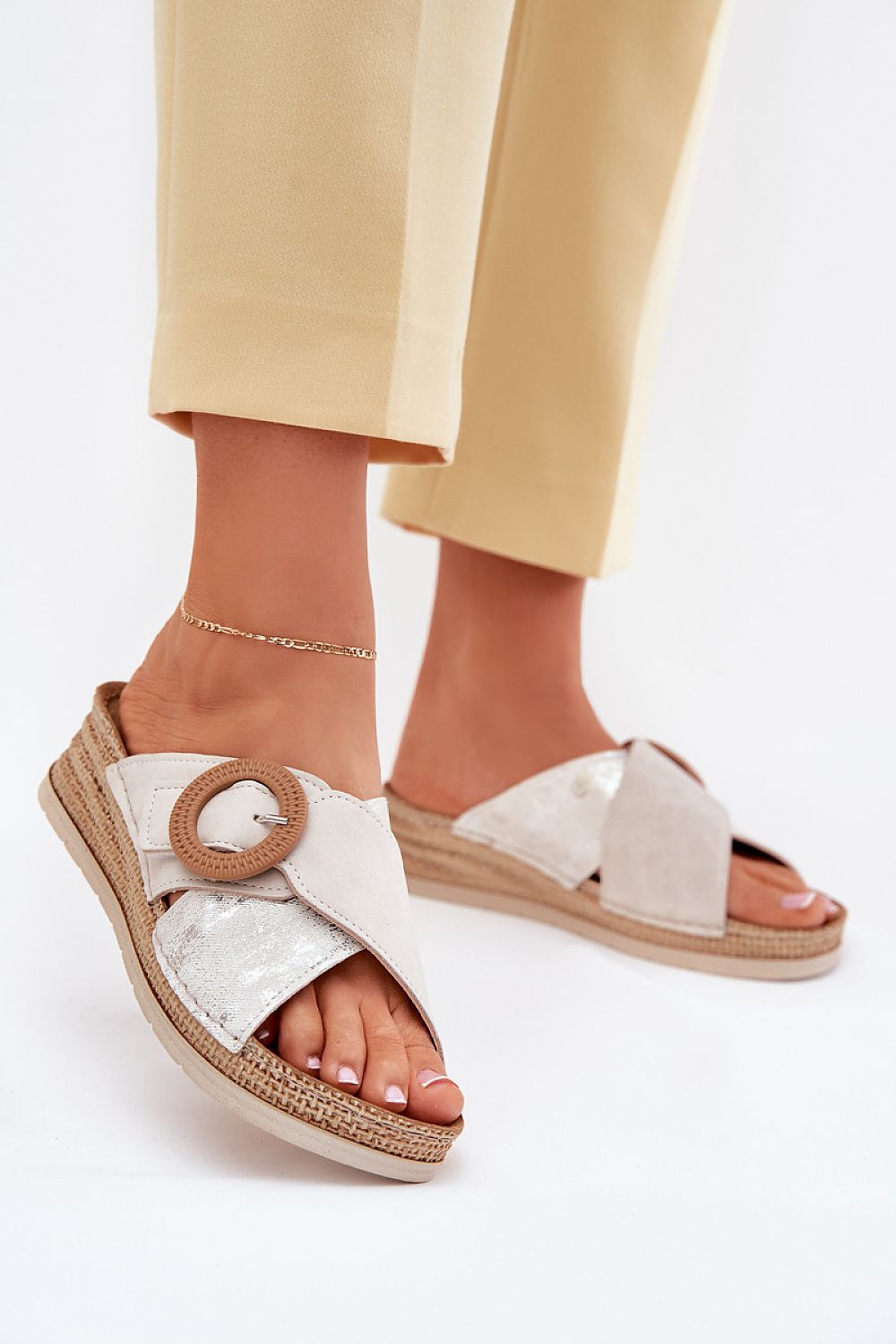  Şlapi model 214734 Step in style 