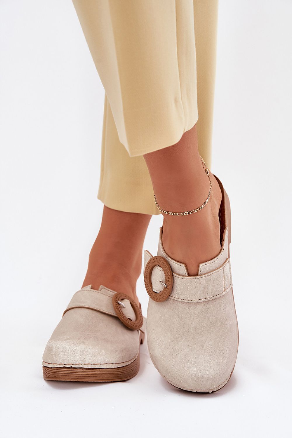  Şlapi model 214751 Step in style 