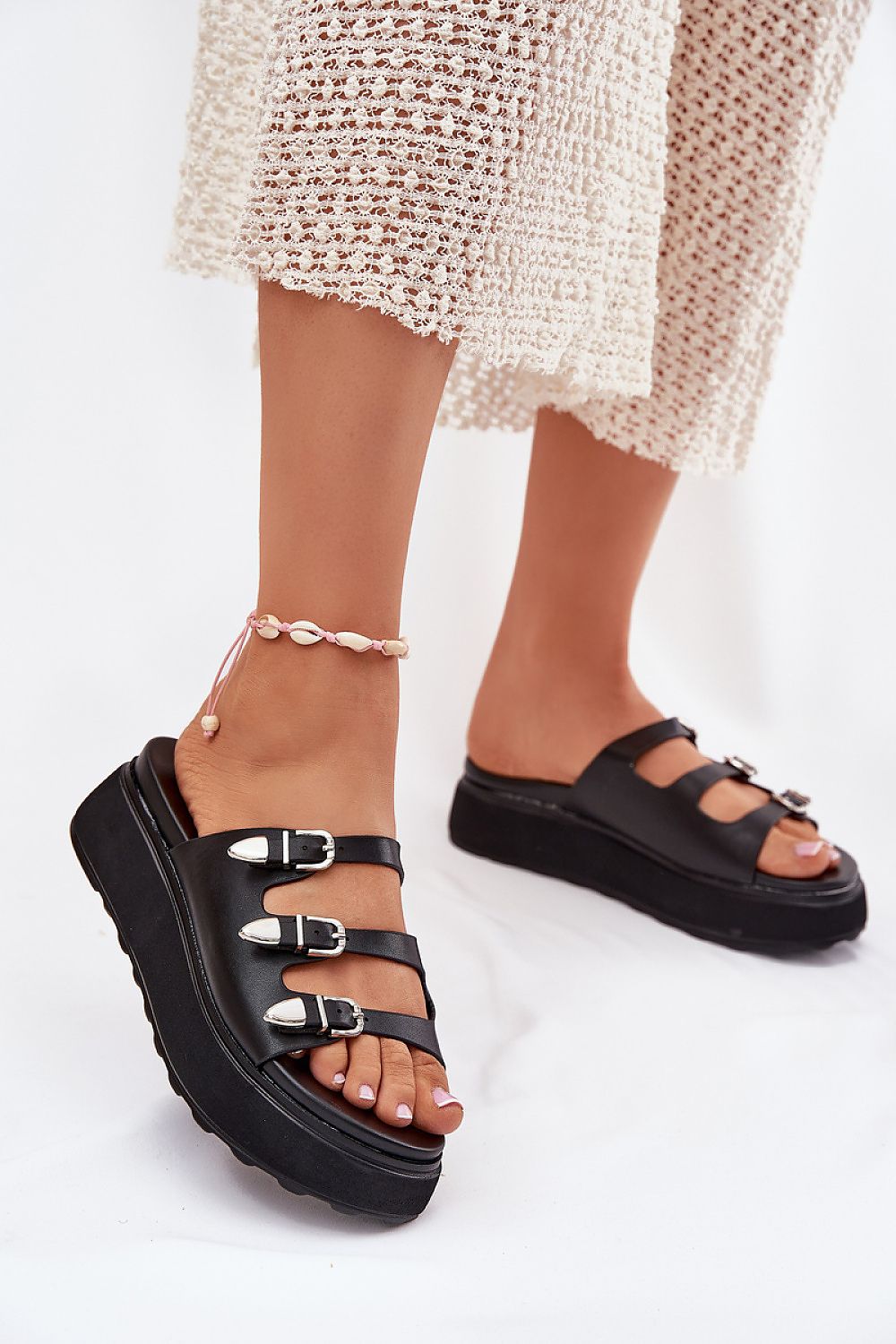  Şlapi model 215970 Step in style 