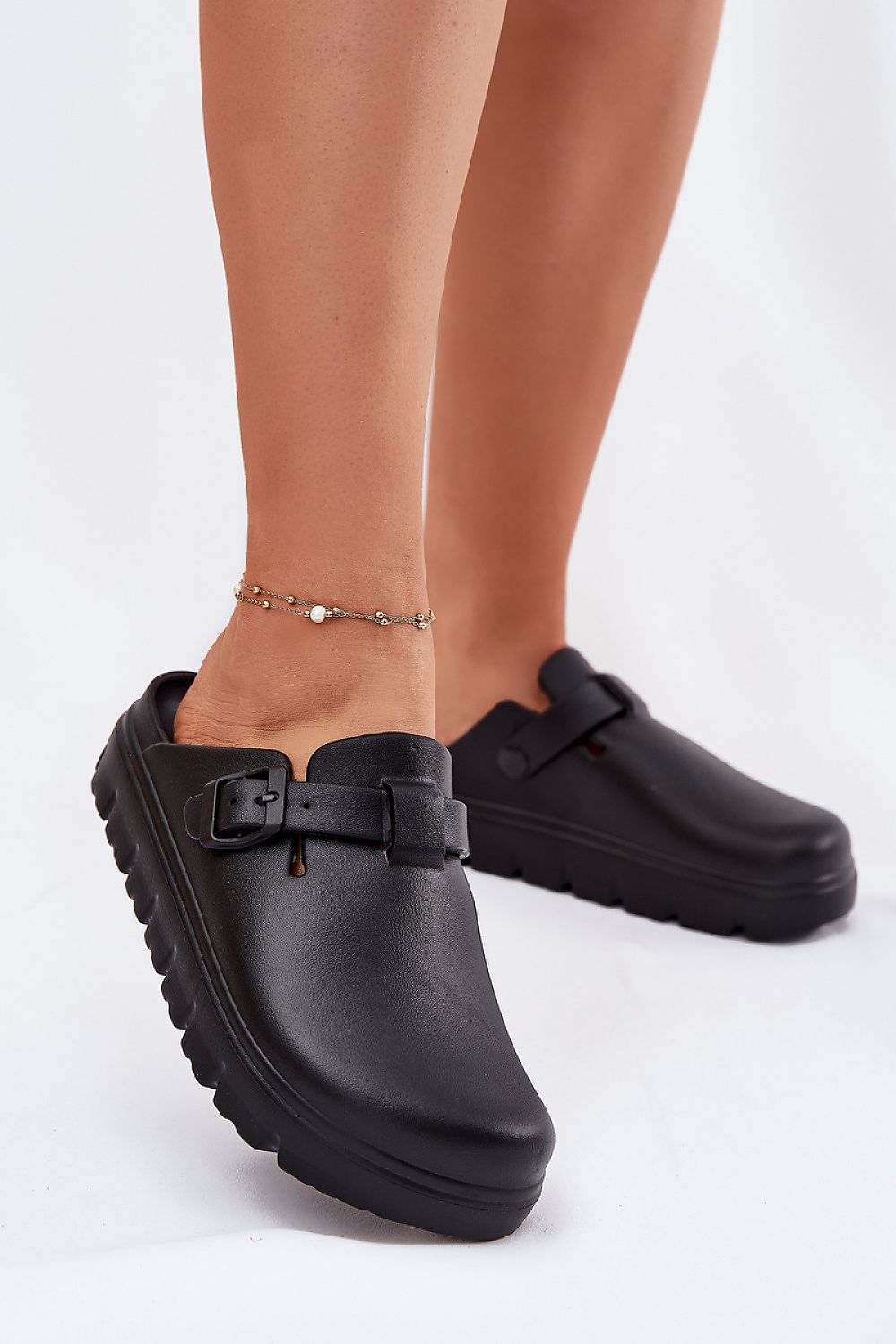  Şlapi model 215972 Step in style 