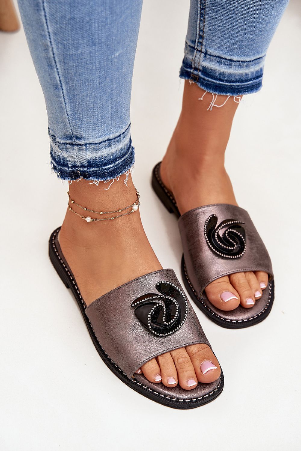  Şlapi model 215979 Step in style 