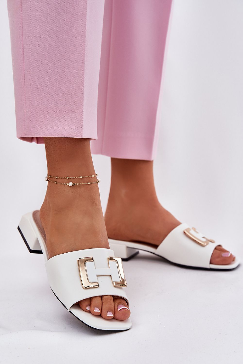  Şlapi model 215982 Step in style 